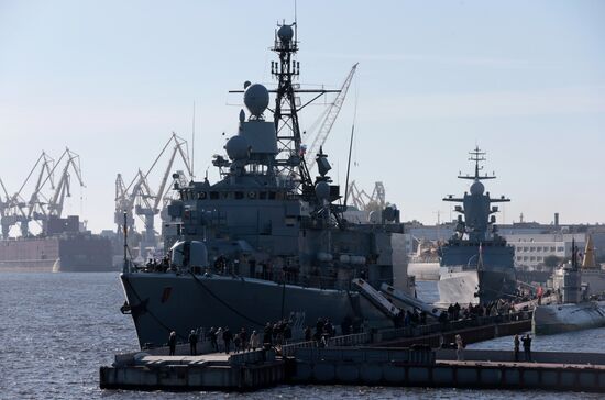 German frigate Karlsruhe in St Petersburg
