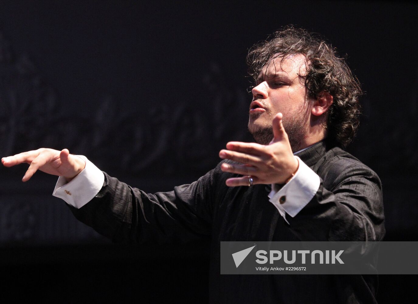 Symphony orchestra of Primorye Theater of Opera and Ballet gives first concert