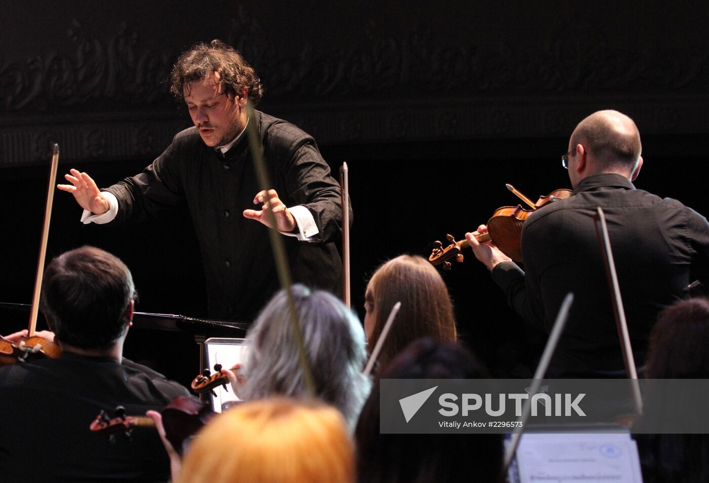 Symphony orchestra of Primorye Theater of Opera and Ballet gives first concert