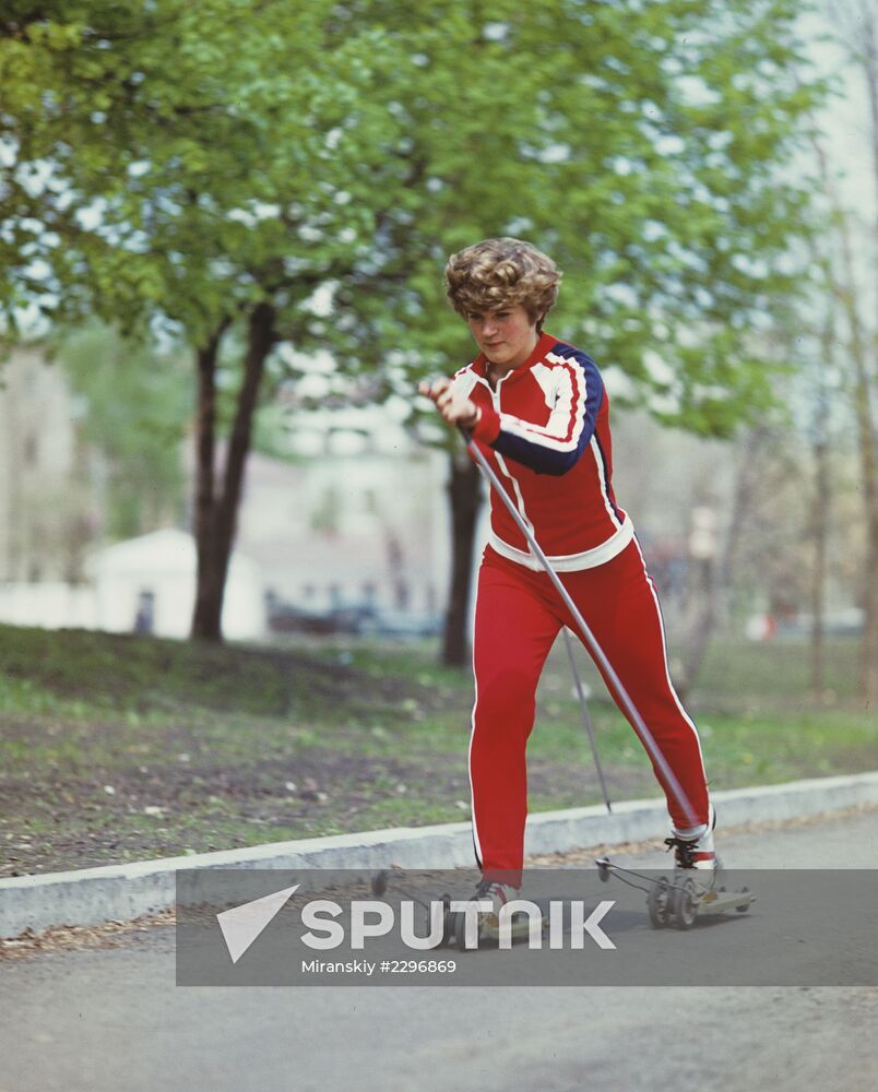 Student of Ufa Aviation Institute on rollers