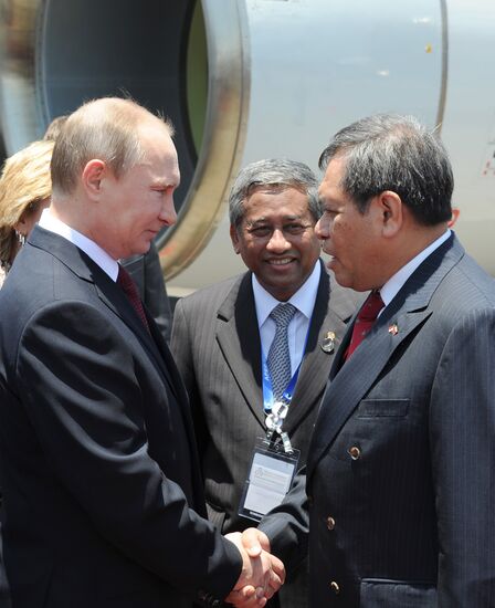 Vladimir Putin participates in APEC summit