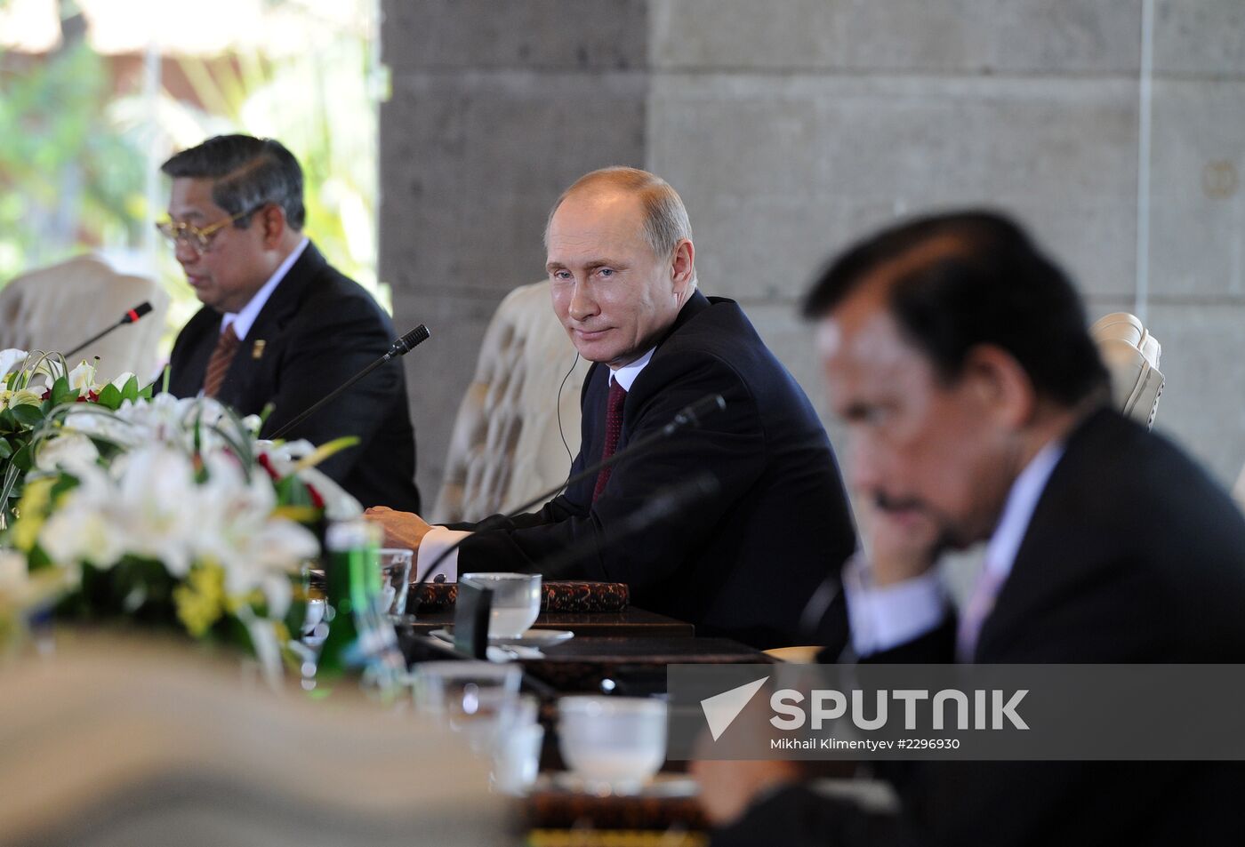 Vladimir Putin participates in APEC summit