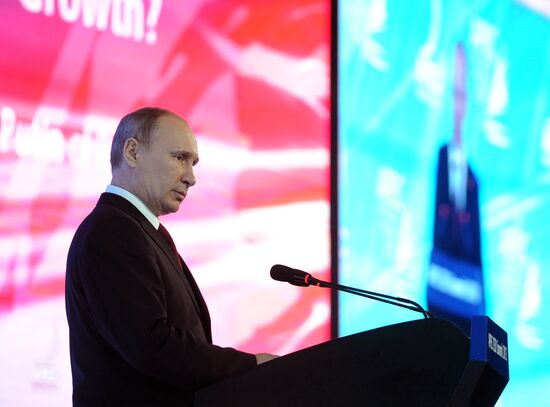 Vladimir Putin attends APEC Leaders' meeting