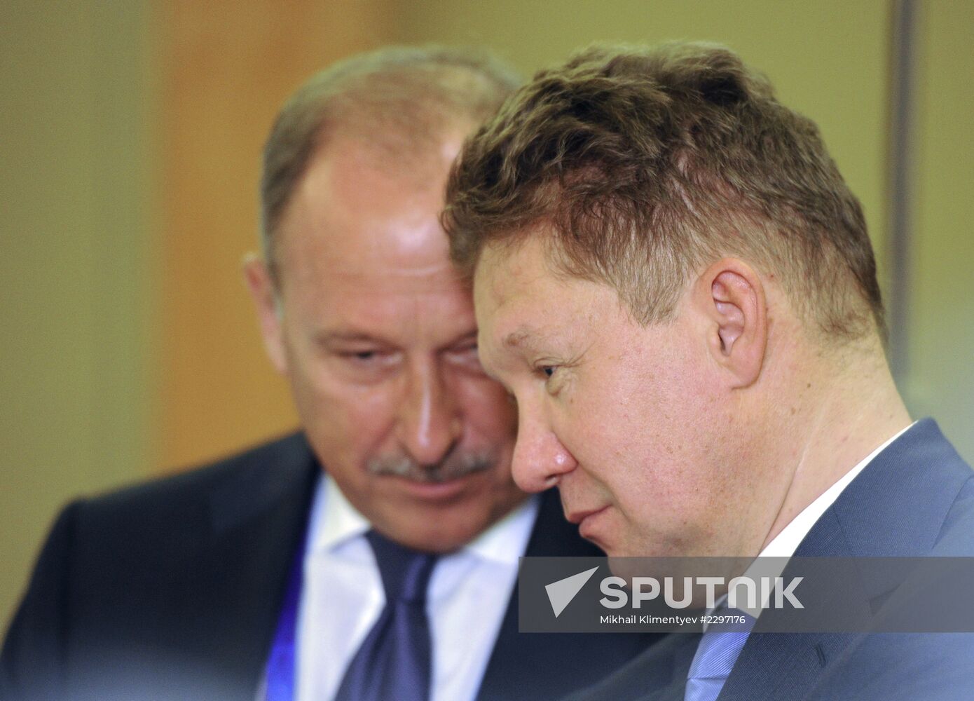 Vladimir Putin attends APEC Leaders' meeting