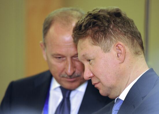 Vladimir Putin attends APEC Leaders' meeting