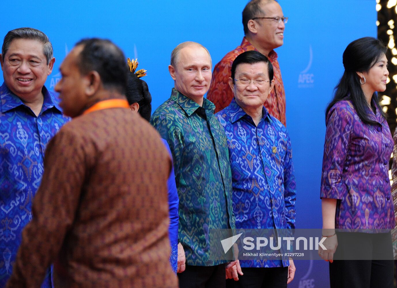 Vladimir Putin attends APEC Leaders' meeting