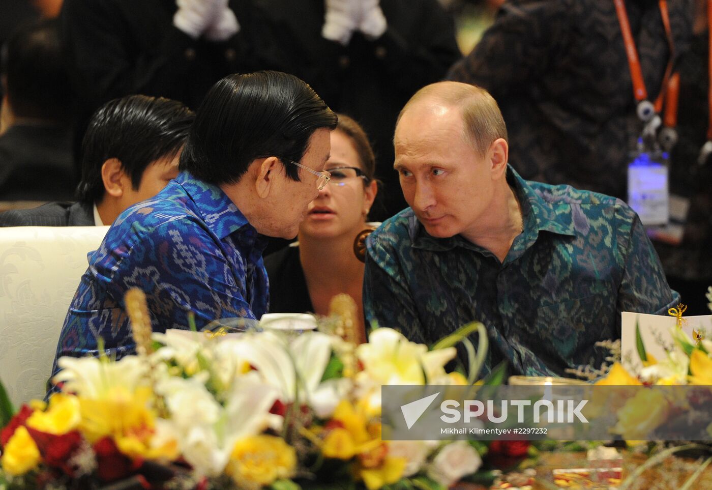 Vladimir Putin attends APEC Leaders' meeting