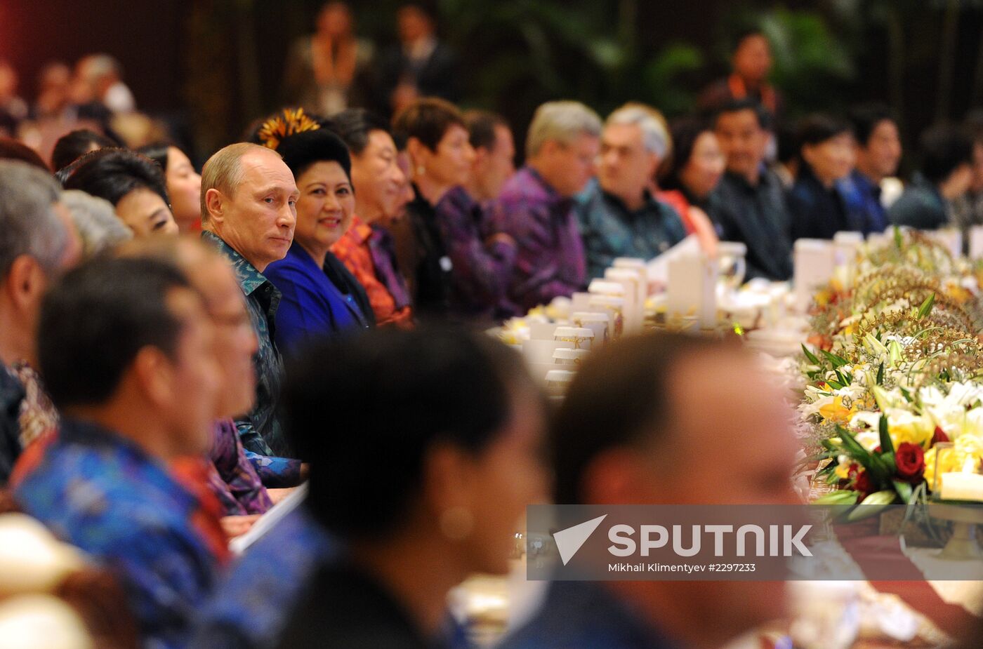 Vladimir Putin attends APEC Leaders' meeting