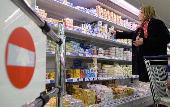Russia suspends imports of Lithuanian dairy products
