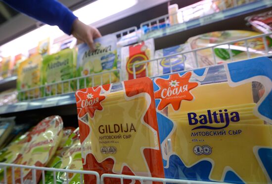 Russia suspends imports of Lithuanian dairy products