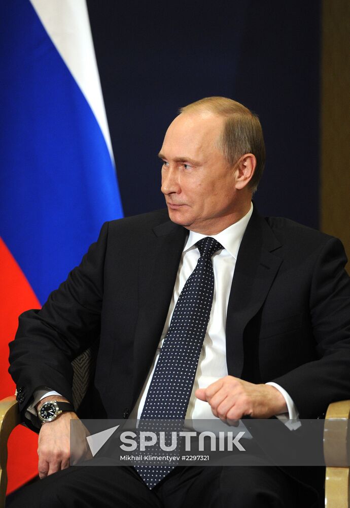 Vladimir Putin participates in APEC summit