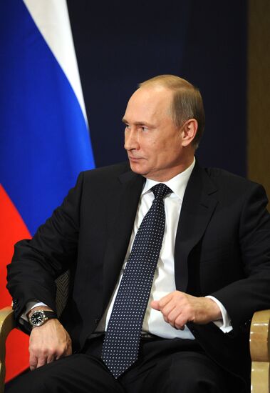Vladimir Putin participates in APEC summit