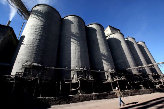 Teploozersk cement plant