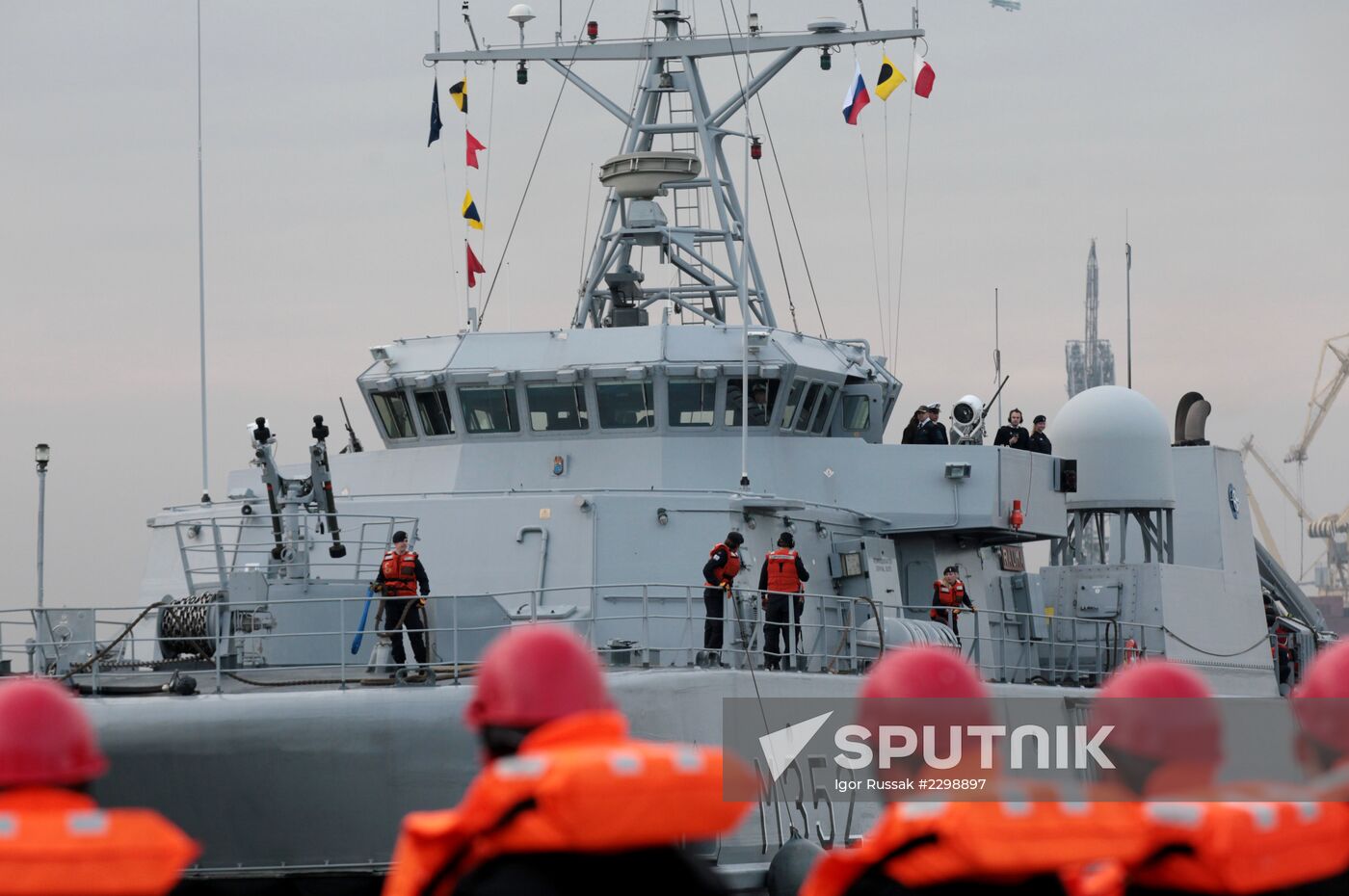 NATO permanent minesweeping ships arrive in St Petersburg