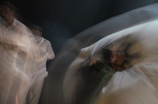 Play Flowers For Algernon