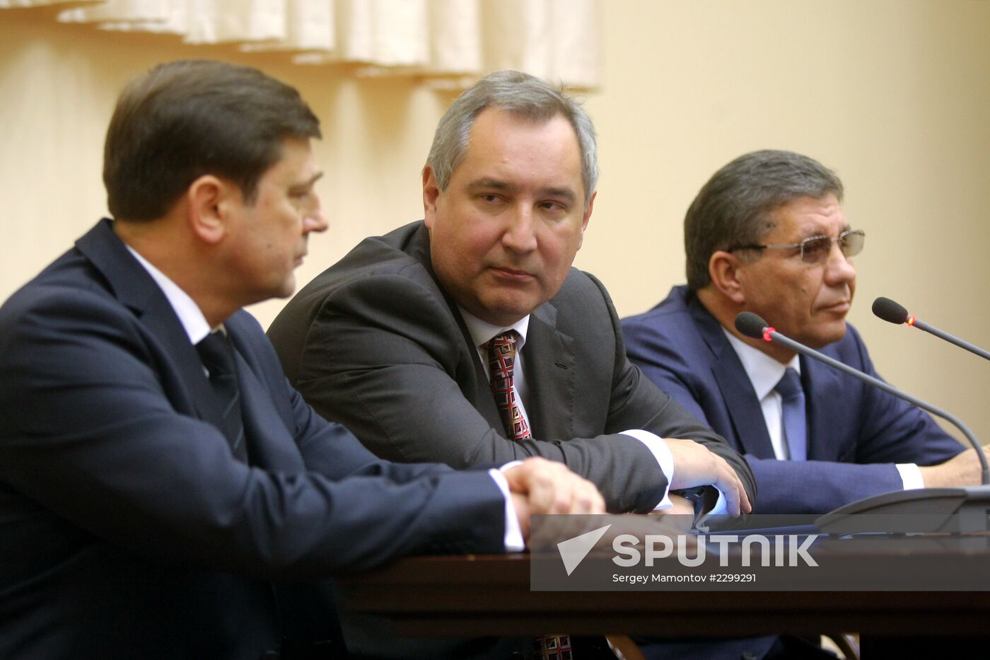Dmitry Rogozin introduces new head of Russian Federal Space Agency