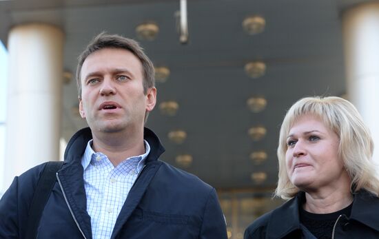 Moscow City Court considers Navalny's appeal in Yves Rocher case