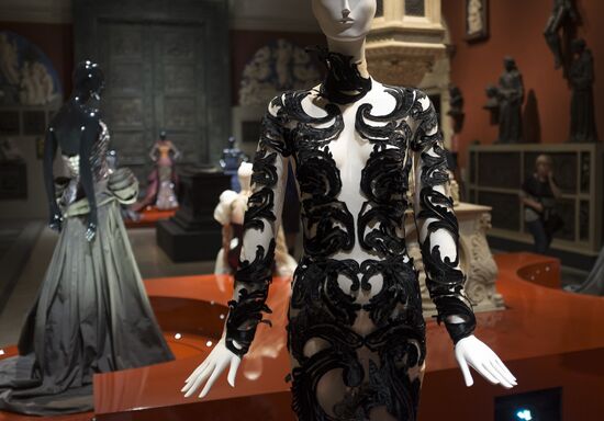 Valentin Yudashkin. Fashion in the Art Space exhibition opened
