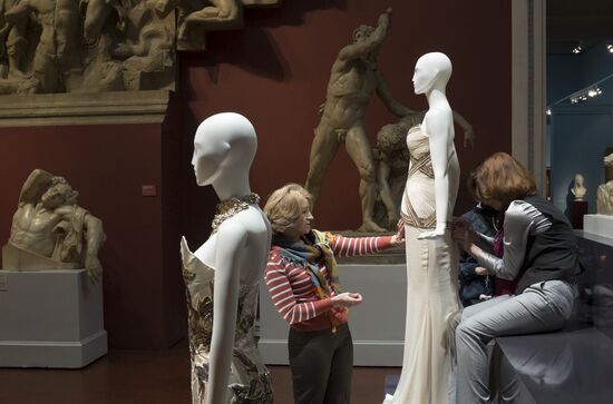 Valentin Yudashkin. Fashion in the Art Space exhibition opened