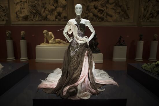 Valentin Yudashkin. Fashion in the Art Space exhibition opened