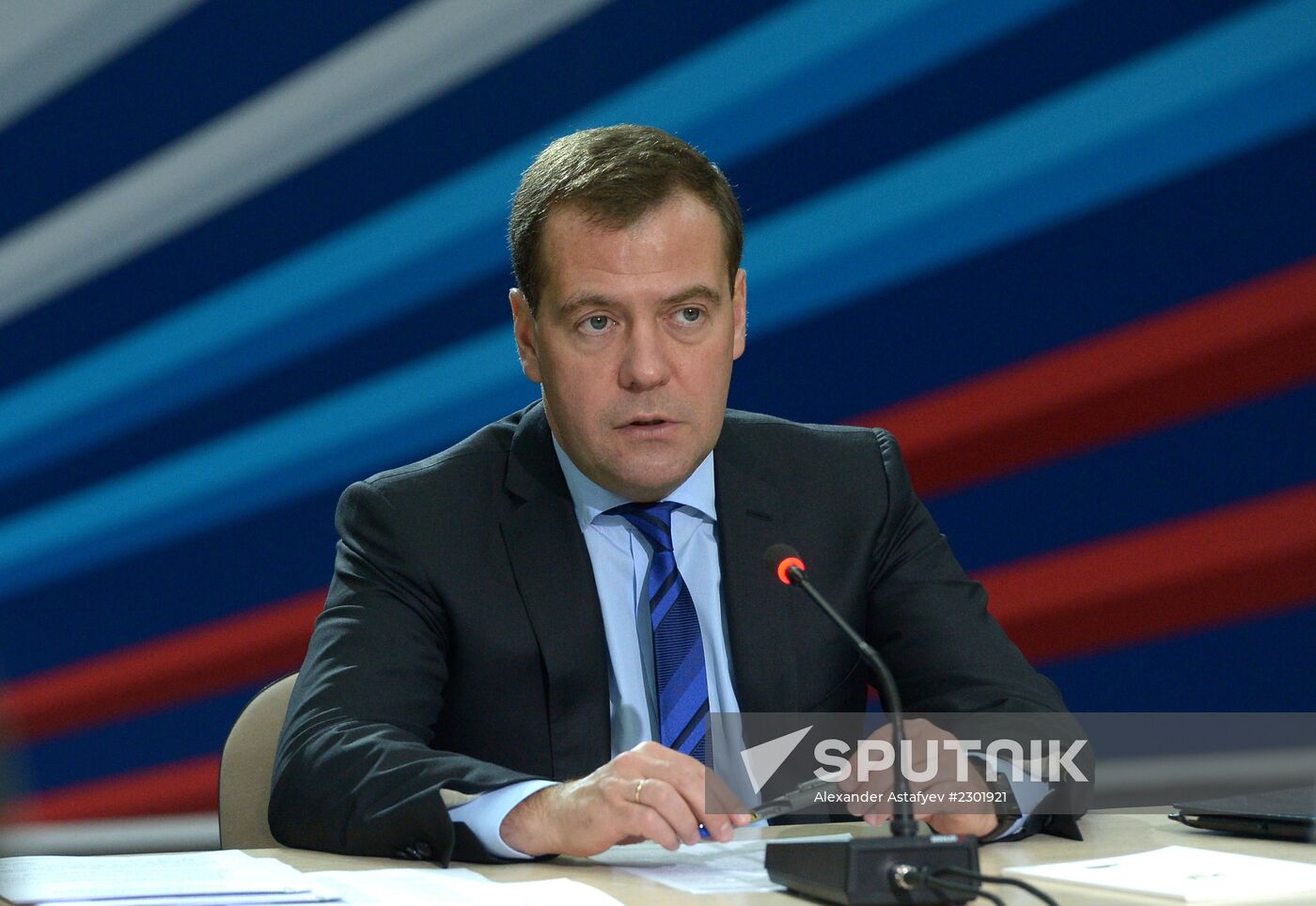Dmitry Medvedev tours Central Federal District