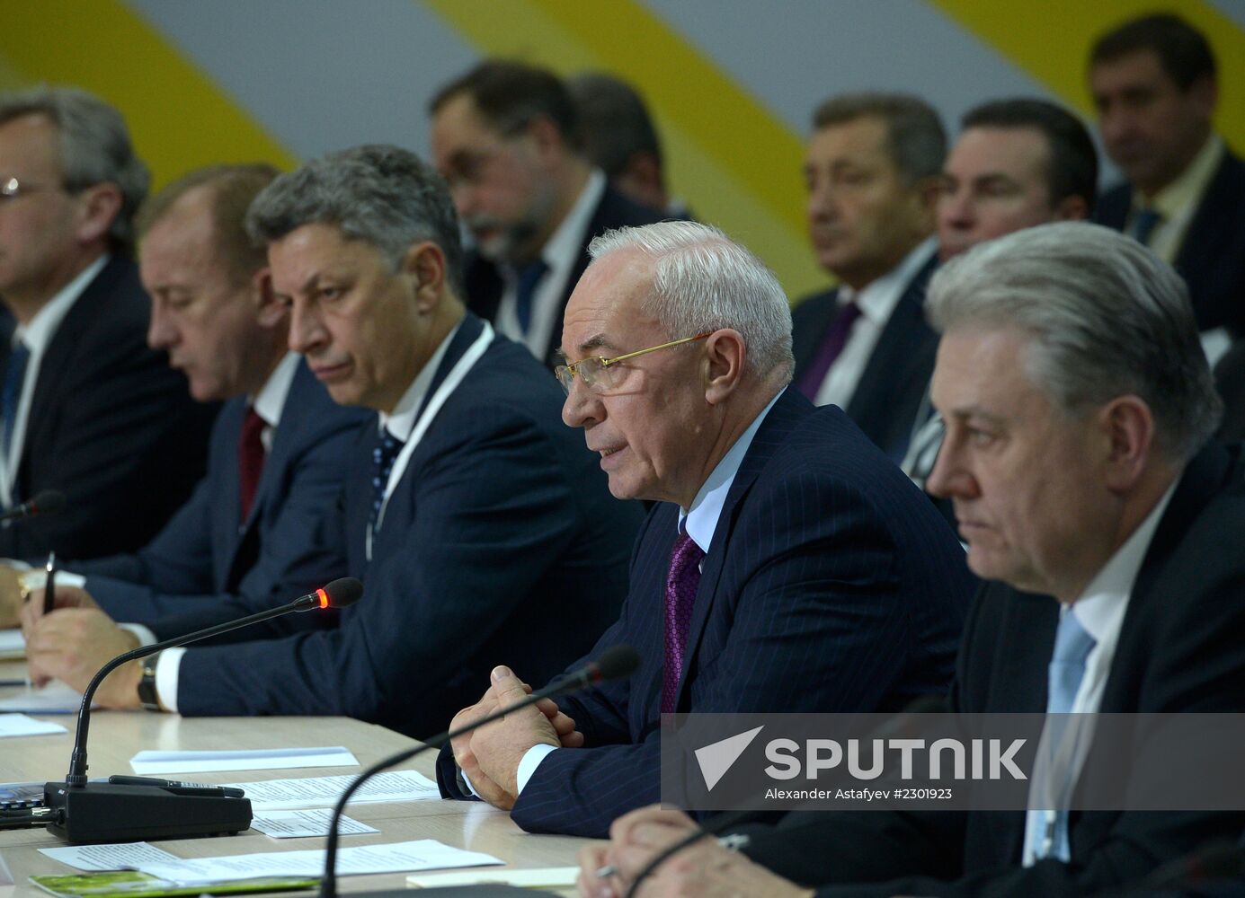 Dmitry Medvedev tours Central Federal District