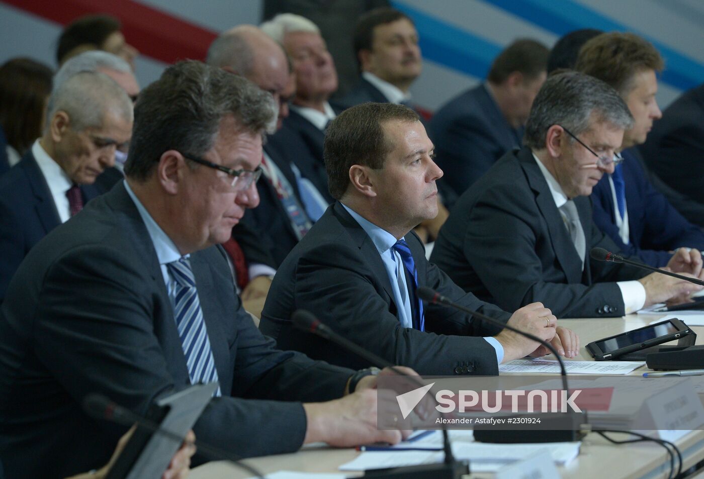 Dmitry Medvedev tours Central Federal District