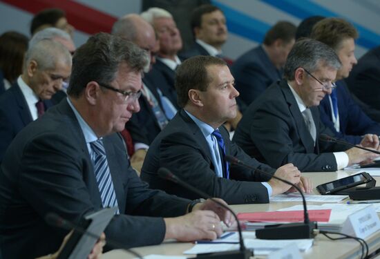Dmitry Medvedev tours Central Federal District
