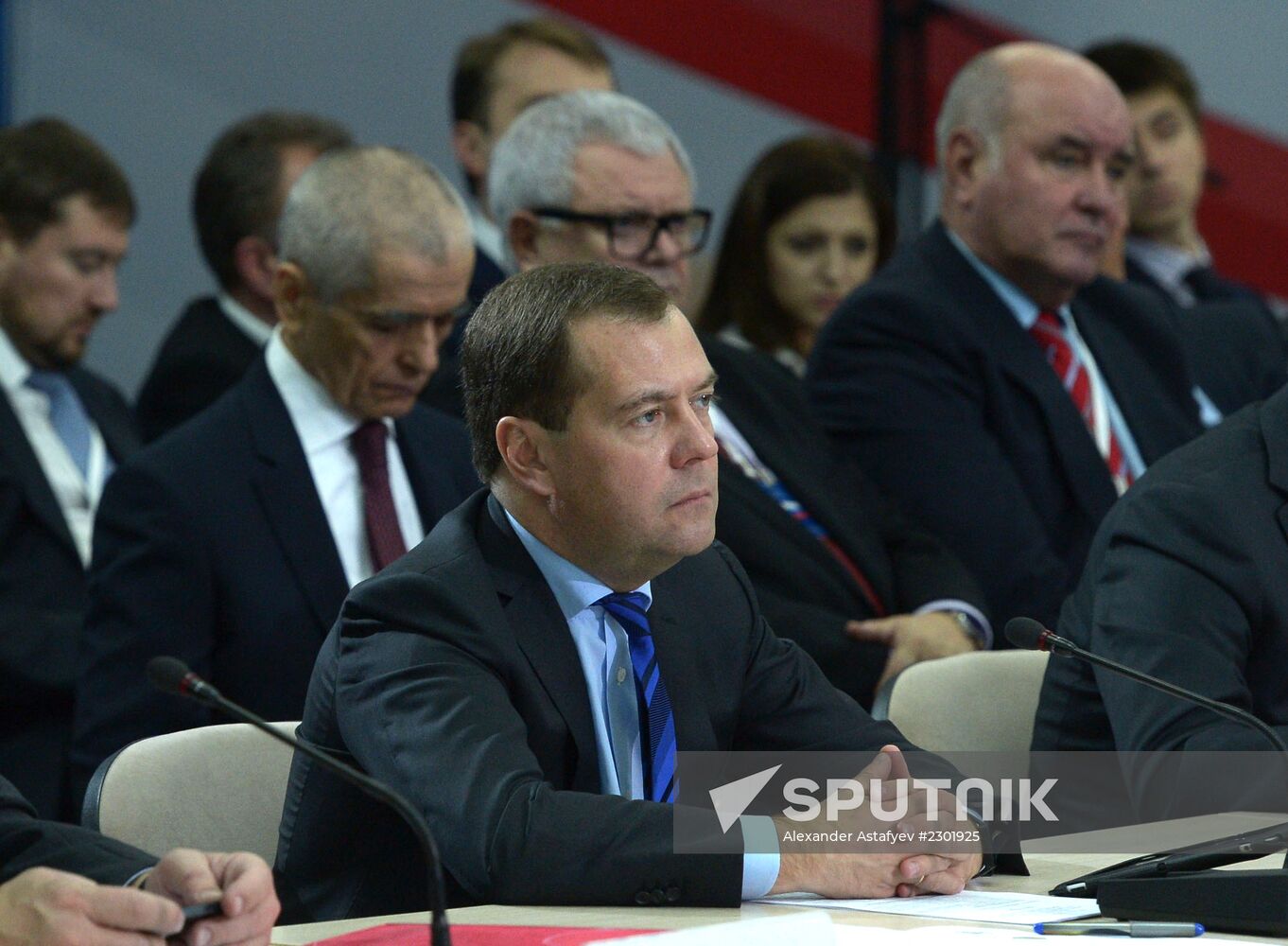 Dmitry Medvedev tours Central Federal District