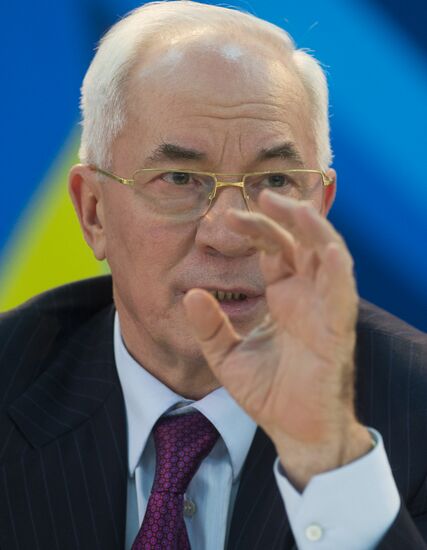 Dmitry Medvedev tours Central Federal District