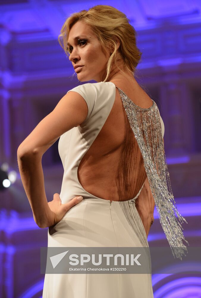 La Tulipe fashion show by Anastasia Zadorina