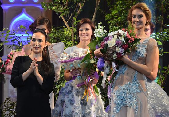 La Tulipe fashion show by Anastasia Zadorina