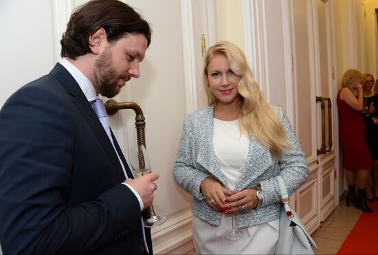 La Tulipe fashion show by Anastasia Zadorina