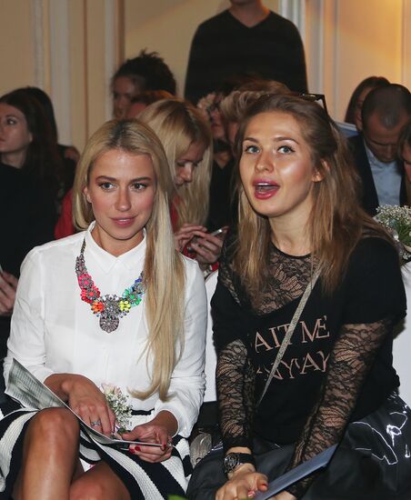 La Tulipe fashion show by Anastasia Zadorina