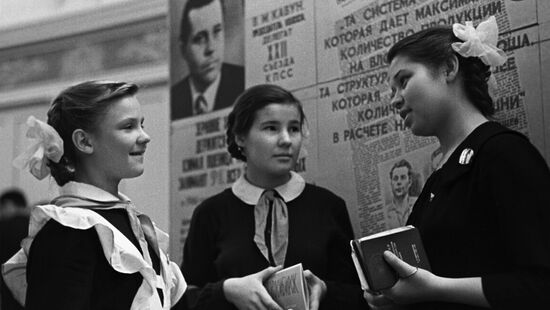 Young participants in a meeting of Siberian agricultural workers