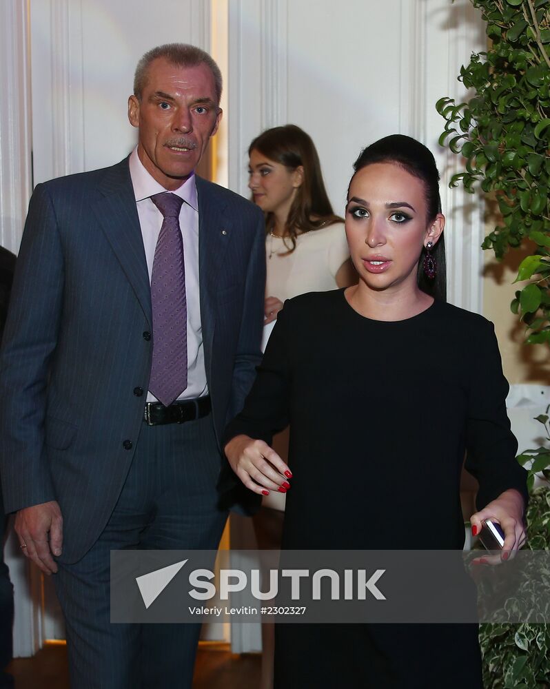 La Tulipe fashion show by Anastasia Zadorina