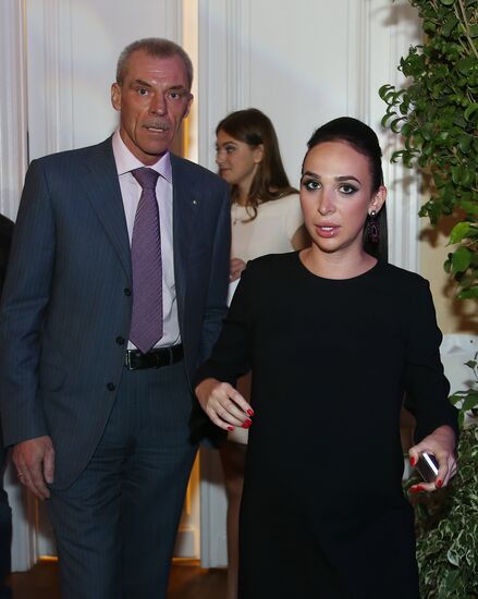 La Tulipe fashion show by Anastasia Zadorina