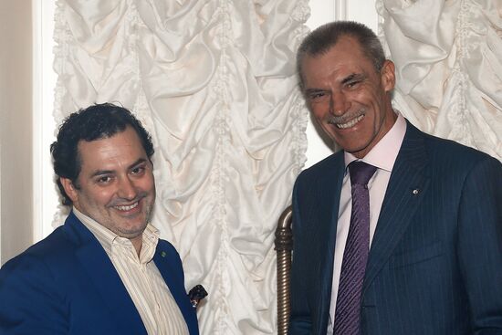 La Tulipe fashion show by Anastasia Zadorina