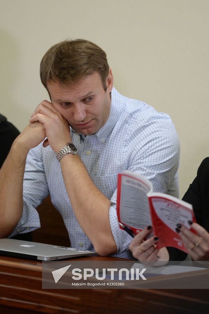 Court considers Alexei Navalny's appeals in Kirovles case
