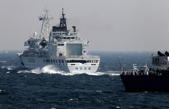 Joint exercise of Russian and Korean coast guards