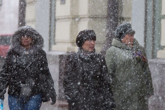 First snowfalls in the Russian provinces
