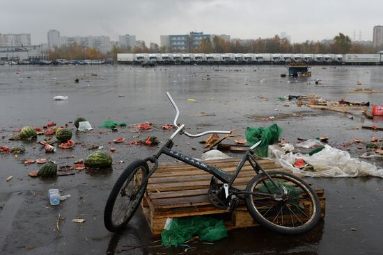 Market closed at Novye Cheryomushki vegetable warehouse in Biryulyovo