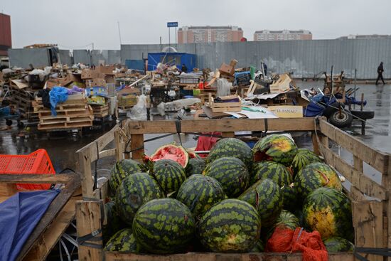 Market closed at Novye Cheryomushki vegetable warehouse in Biryulyovo