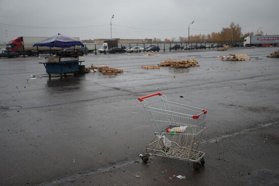 Market closed at Novye Cheryomushki vegetable warehouse in Biryulyovo