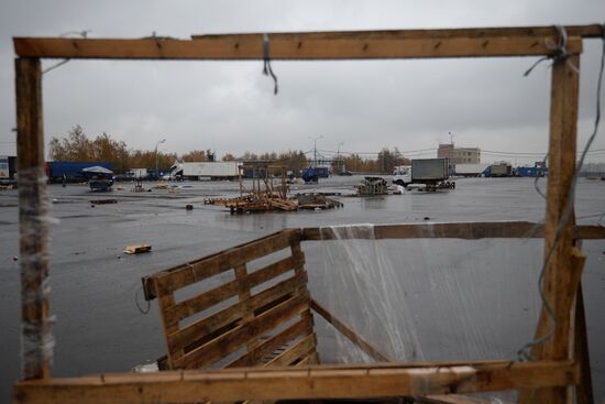 Market closed at Novye Cheryomushki vegetable warehouse in Biryulyovo