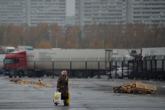 Market closed at Novye Cheryomushki vegetable warehouse in Biryulyovo