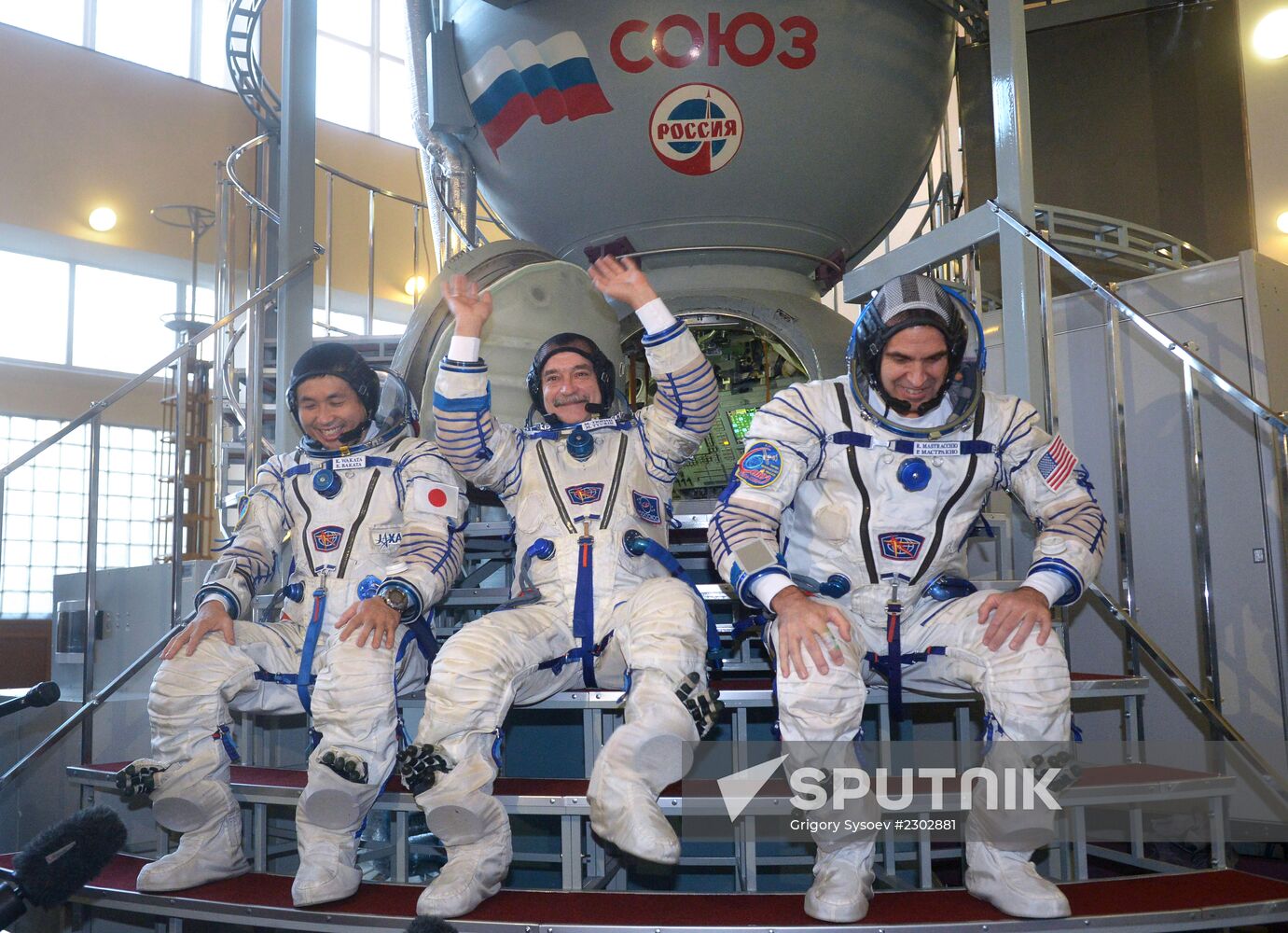 Soyuz TMA-11M manned spacecraft crew