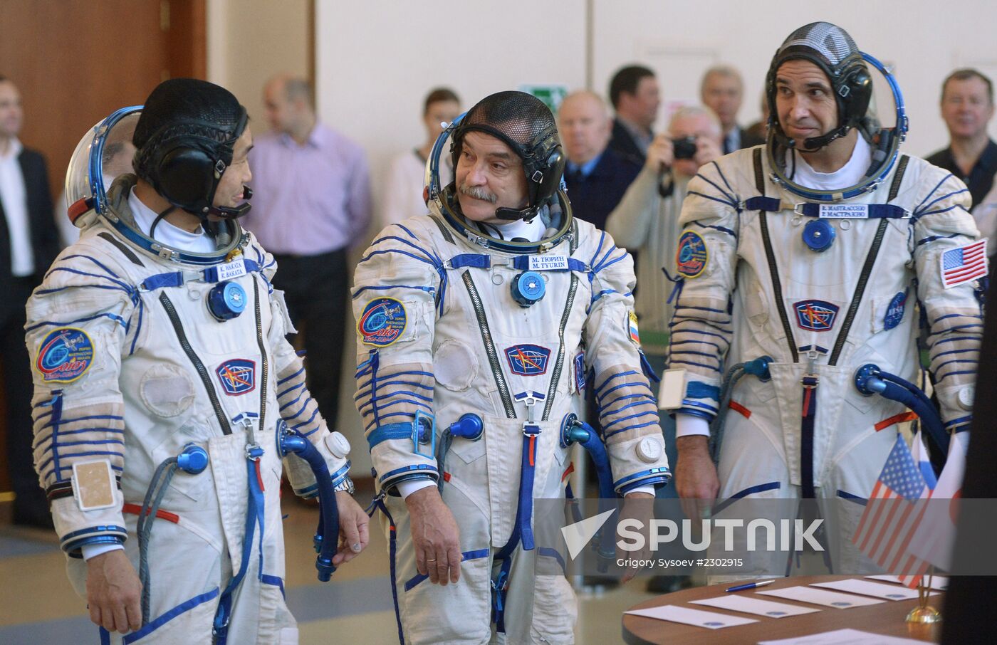 Soyuz TMA-11M manned spacecraft crew