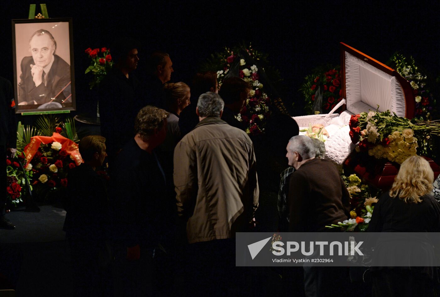 Paying last respects to actor Eduard Martsevich
