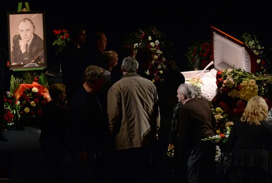 Paying last respects to actor Eduard Martsevich